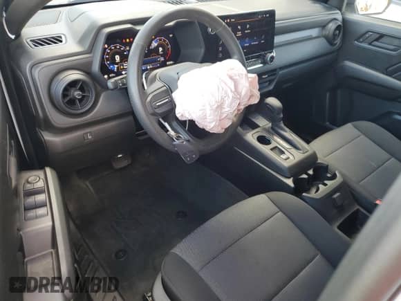 2024 Chevrolet Colorado 2WD Work Truck z VIN 1GCGSBEC9R1224060, wystawiony jako Copart lot #86636675 z przebiegiem 20 956 mil mil oraz Czysty tytuł • Clean title. Historia ofert i sprzedaży dostępna na DreamBid. Obrazek 8.