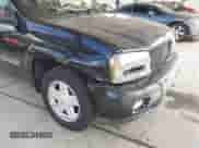 2002 Chevrolet TrailBlazer LTZ z VIN 1GNDT13S722324590, wystawiony jako IAAI lot #43377941 z przebiegiem 209 716 mil mil oraz . Historia ofert i sprzedaży dostępna na DreamBid. Obrazek 6.