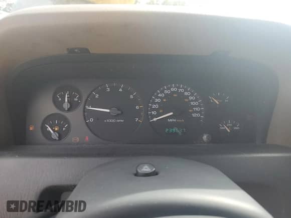 2004 Jeep Grand Cherokee Laredo with VIN 1J4GX48S24C314691, listed as a Copart auction lot 85491395 with 239,637 mi miles and Salvage title. Bid and sale history available at DreamBid. Image 9.