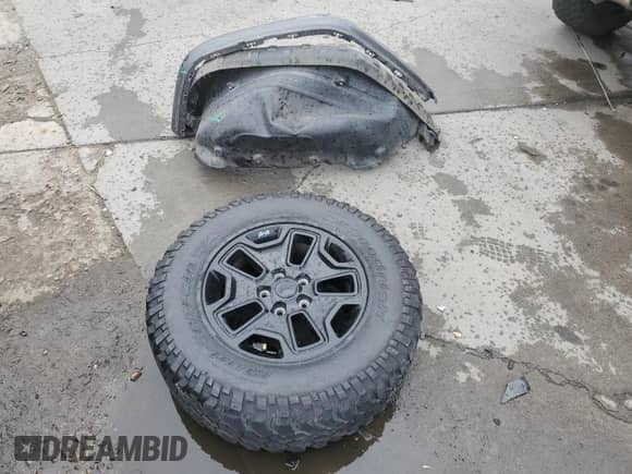 2021 Jeep Wrangler Unlimited Rubicon 392 с VIN 1C4JJXSJ2MW761521, выставлен на аукционе Copart как лот 64678455 с пробегом 29 817 миль миль и Списание • Salvage title. История ставок и продаж доступна на DreamBid. Изображение 13.