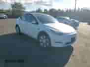 2020 Tesla Model Y Long Range z VIN 5YJYGDEE8LF035241, wystawiony jako Copart lot #85201715 z przebiegiem 60 134 mil mil oraz Szkoda całkowita • Salvage title. Historia ofert i sprzedaży dostępna na DreamBid. Obrazek 13.