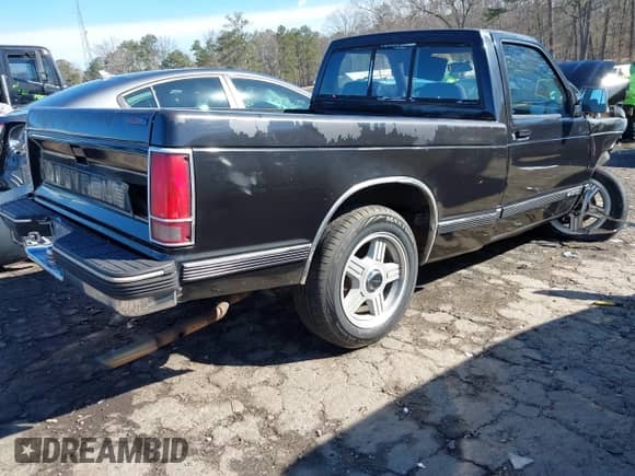 1992 Chevrolet S-10 with VIN 1GCCS14Z7N8107612, listed as a IAAI auction lot 41705320 with 273,852 mi miles and . Bid and sale history available at DreamBid. Image 4.
