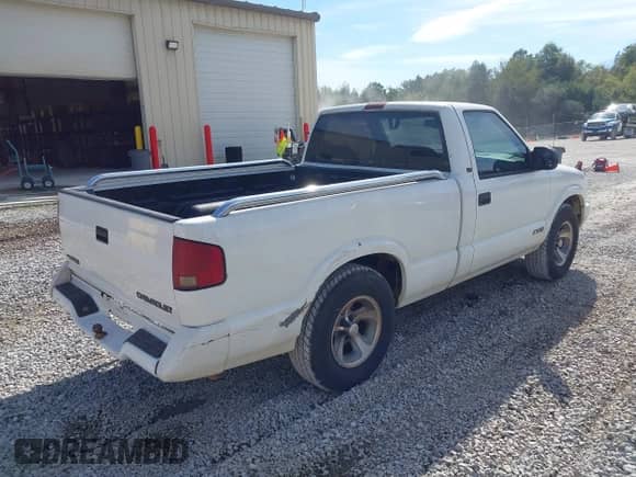 1997 Chevrolet S-10 LS с VIN 1GCCS1446VK137689, выставлен на аукционе IAAI как лот 43476760 с пробегом 189 423 миль миль и . История ставок и продаж доступна на DreamBid. Изображение 6.