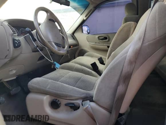 2002 Ford F-150 XL с VIN 1FTRX17292NB11409, выставлен на аукционе Copart как лот 86506945 с пробегом 118 036 миль миль и На запчасти • Non repairable. История ставок и продаж доступна на DreamBid. Изображение 7.