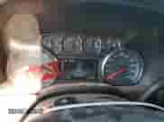 2014 GMC Sierra 1500 SLE z VIN 1GTV2UEC1EZ339329, wystawiony jako Copart lot #81817315 z przebiegiem 169 753 mil mil oraz Szkoda całkowita • Salvage title. Historia ofert i sprzedaży dostępna na DreamBid. Obrazek 9.