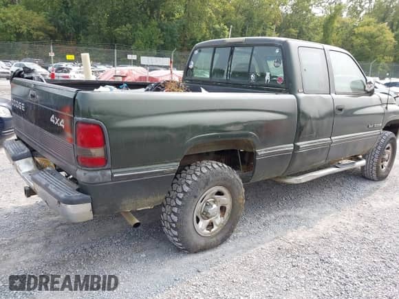 1994 Dodge 1500 with VIN 1B7HF16Y2RS697273, listed as a IAAI auction lot 43157132 with 281,779 mi miles and . Bid and sale history available at DreamBid. Image 4.