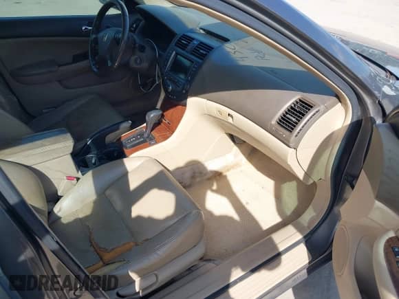 2006 Honda Accord EX with VIN 1HGCM56746A119788, listed as a IAAI auction lot 43086373 with 347,741 mi miles and . Bid and sale history available at DreamBid. Image 5.