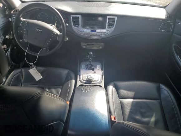 2013 Hyundai Genesis R-Spec z VIN KMHGC4DH8DU219957, wystawiony jako Copart lot #72341064 z przebiegiem 109 035 mil mil oraz Szkoda całkowita • Salvage title. Historia ofert i sprzedaży dostępna na DreamBid. Obrazek 8.