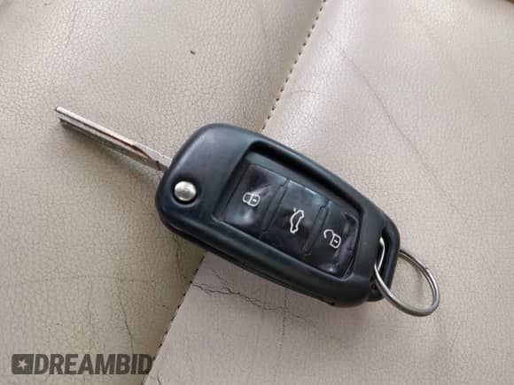 2011 Volkswagen Tiguan S с VIN WVGAV7AX0BW504313, выставлен на аукционе IAAI как лот 42994984 с пробегом 176 392 миль миль и . История ставок и продаж доступна на DreamBid. Изображение 11.