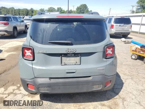 2018 Jeep Renegade Altitude with VIN ZACCJABB1JPJ60024, listed as a Copart auction lot 55577285 with 111,624 mi miles and Salvage title. Bid and sale history available at DreamBid. Image 6.