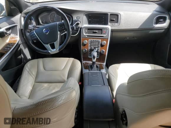 2015 Volvo S60 с VIN YV149MFC7F2316986, выставлен на аукционе Copart как лот 53884665 с пробегом 60 224 миль миль и Чистый • Clean title. История ставок и продаж доступна на DreamBid. Изображение 8.