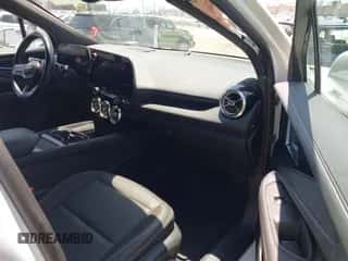 2024 Chevrolet Blazer EV eAWD LT z VIN 3GNKDBRJ8RS211335, wystawiony jako IAAI lot #42788476 z przebiegiem 18 190 mil mil oraz . Historia ofert i sprzedaży dostępna na DreamBid. Obrazek 5.