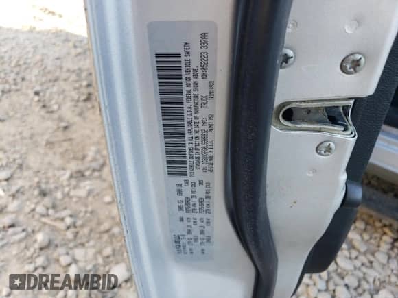 2018 Ram 1500 Express z VIN 1C6RR7FG0JS308812, wystawiony jako Copart lot #67901245 z przebiegiem Nie podano mil oraz Szkoda całkowita • Salvage title. Historia ofert i sprzedaży dostępna na DreamBid. Obrazek 12.