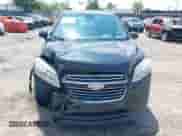 2015 Chevrolet Trax LS z VIN KL7CJKSB6FB247070, wystawiony jako IAAI lot #42735383 z przebiegiem 141 791 mil mil oraz . Historia ofert i sprzedaży dostępna na DreamBid. Obrazek 11.