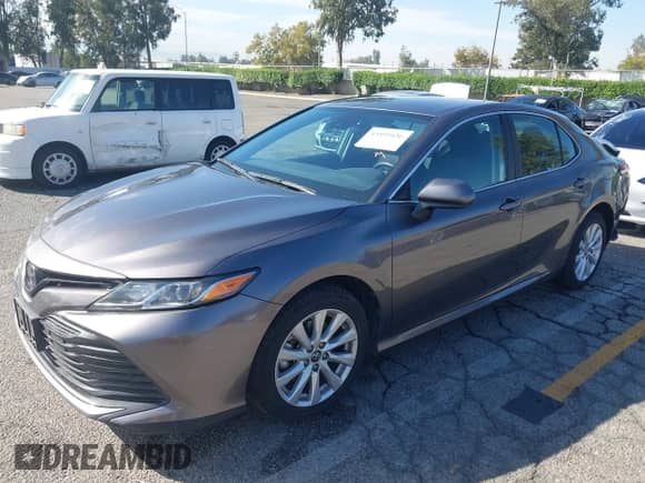 2019 Toyota Camry LE с VIN 4T1B11HK2KU715449, выставлен на аукционе IAAI как лот 43495656 с пробегом 82 639 миль миль и . История ставок и продаж доступна на DreamBid. Изображение 19.