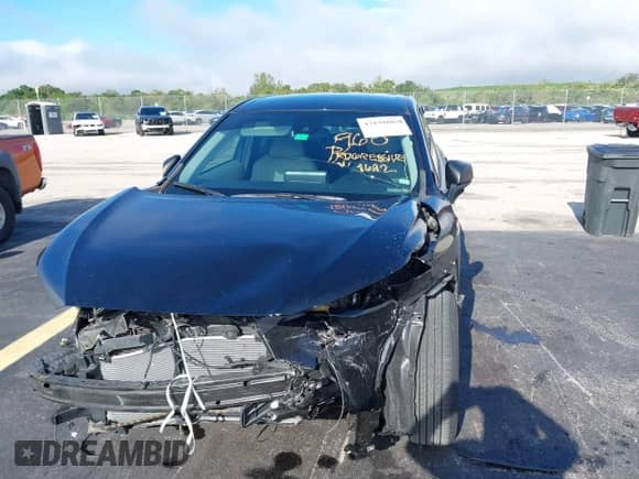 2022 Toyota Corolla Cross L with VIN 7MUAAAAG7NV001692, listed as a IAAI auction lot 43191085 with 117,121 mi miles and . Bid and sale history available at DreamBid. Image 6.