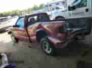 1998 Chevrolet S-10 LS с VIN 1GCCS1446WK223716, выставлен на аукционе Copart как лот 55871755 с пробегом 199 533 миль миль и Списание • Salvage title. История ставок и продаж доступна на DreamBid. Изображение 2.