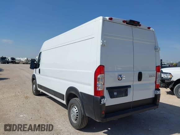 2025 Ram ProMaster Cargo Tradesman z VIN 3C6MRVHG6SE546311, wystawiony jako IAAI lot #42392193 z przebiegiem 1 568 mil mil oraz . Historia ofert i sprzedaży dostępna na DreamBid. Obrazek 3.