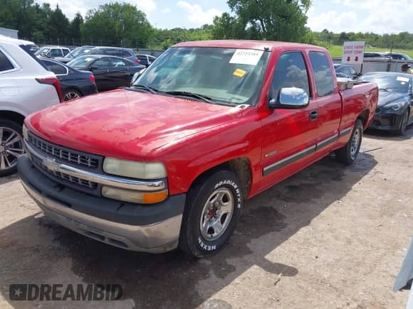 2000 Chevrolet Silverado 1500 with VIN 2GCEC19V5Y1260850, listed as a IAAI auction lot 42733389 with 263,427 mi miles and . Bid and sale history available at DreamBid. Image 18.