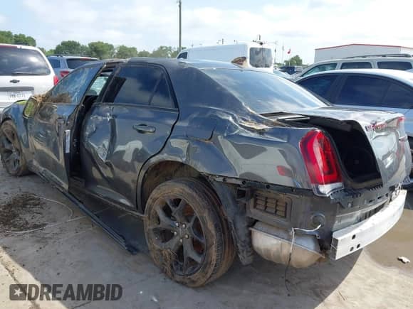 2023 Chrysler 300 S с VIN 2C3CCABG0PH633290, выставлен на аукционе IAAI как лот 42497825 с пробегом 35 457 миль миль и . История ставок и продаж доступна на DreamBid. Изображение 3.