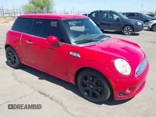 2010 MINI Hardtop with VIN WMWMF3C53ATZ64405, listed as a IAAI auction lot 42673213 with 135,765 mi miles and . Bid and sale history available at DreamBid. Image 1.