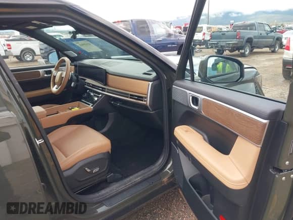 2024 Hyundai Santa Fe Limited z VIN 5NMP4DGL2RH011198, wystawiony jako IAAI lot #42125531 z przebiegiem 4 853 mil mil oraz . Historia ofert i sprzedaży dostępna na DreamBid. Obrazek 5.