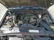 1999 Chevrolet S-10 LS ZR2 z VIN 1GCCT19W8X8191129, wystawiony jako Copart lot #55304145 z przebiegiem 301 019 mil mil oraz Szkoda całkowita • Salvage title. Historia ofert i sprzedaży dostępna na DreamBid. Obrazek 11.