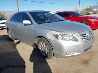 2008 Toyota Camry LE z VIN 4T1BE46K18U781587, wystawiony jako IAAI lot #41329329 z przebiegiem 110 266 mil mil oraz . Historia ofert i sprzedaży dostępna na DreamBid. Obrazek 1.