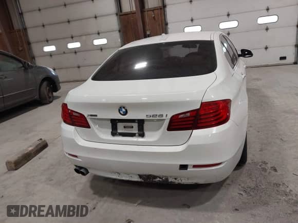 2014 BMW 5 Series 528i xDrive z VIN WBA5A7C51ED614703, wystawiony jako IAAI lot #42311251 z przebiegiem 100 219 mil mil oraz . Historia ofert i sprzedaży dostępna na DreamBid. Obrazek 17.