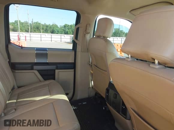 2020 Ford F-150 XL z VIN 1FTEW1E52LKE69386, wystawiony jako IAAI lot #43467676 z przebiegiem 73 123 mil mil oraz . Historia ofert i sprzedaży dostępna na DreamBid. Obrazek 8.