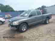 2008 Dodge 1500 ST z VIN 1D7HA18N38S523279, wystawiony jako IAAI lot #42588031 z przebiegiem 89 893 mil mil oraz . Historia ofert i sprzedaży dostępna na DreamBid. Obrazek 2.