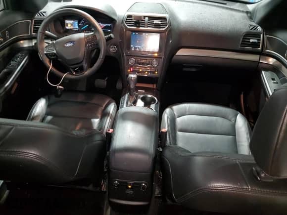 2018 Ford Explorer XLT z VIN 1FM5K7DH8JGB64349, wystawiony jako Copart lot #84031034 z przebiegiem 54 305 mil mil oraz Czysty tytuł • Clean title. Historia ofert i sprzedaży dostępna na DreamBid. Obrazek 8.