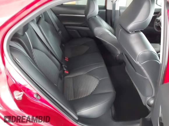 2020 Toyota Camry SE z VIN 4T1G11AK0LU380855, wystawiony jako IAAI lot #43170051 z przebiegiem 63 234 mil mil oraz . Historia ofert i sprzedaży dostępna na DreamBid. Obrazek 8.