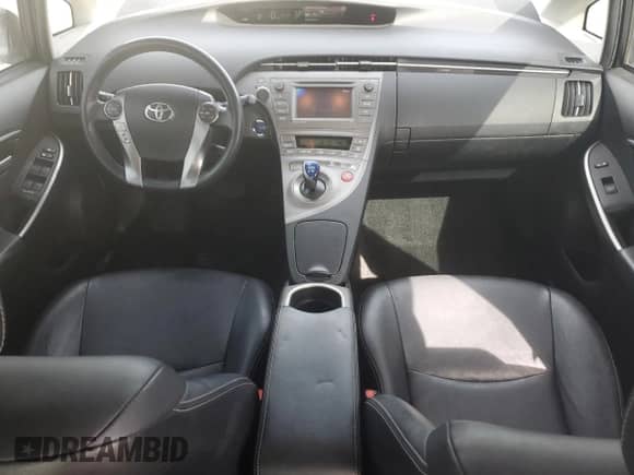 2015 Toyota Prius Persona Series z VIN JTDKN3DU6F0396579, wystawiony jako Copart lot #86179035 z przebiegiem 288 923 mil mil oraz Szkoda całkowita • Salvage title. Historia ofert i sprzedaży dostępna na DreamBid. Obrazek 8.