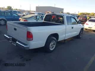 2000 Dodge Dakota с VIN 1B7GL22X0YS725769, выставлен на аукционе IAAI как лот 43526369 с пробегом 185 290 миль миль и . История ставок и продаж доступна на DreamBid. Изображение 4.