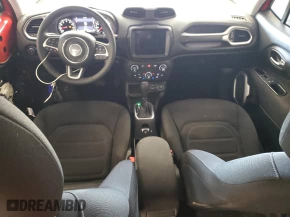2018 Jeep Renegade Latitude with VIN ZACCJABB9JPJ63804, listed as a Copart auction lot 82304035 with 26,042 mi miles and Salvage title. Bid and sale history available at DreamBid. Image 8.