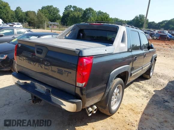 2005 Chevrolet Avalanche Z66 с VIN 3GNEC12Z75G164497, выставлен на аукционе IAAI как лот 43009045 с пробегом 267 642 миль миль и . История ставок и продаж доступна на DreamBid. Изображение 4.