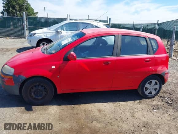 2008 Chevrolet Aveo LS с VIN KL1TD66618B067312, выставлен на аукционе IAAI как лот 43040899 с пробегом Не указан миль и . История ставок и продаж доступна на DreamBid. Изображение 15.