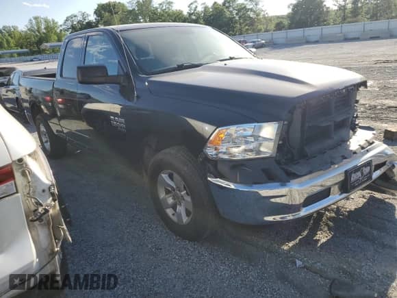 2021 Ram 1500 Tradesman z VIN 1C6RR6FG0MS504019, wystawiony jako Copart lot #57855385 z przebiegiem 111 527 mil mil oraz Szkoda całkowita • Salvage title. Historia ofert i sprzedaży dostępna na DreamBid. Obrazek 4.