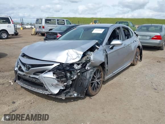 2023 Toyota Camry SE z VIN 4T1G11AK5PU726016, wystawiony jako IAAI lot #41870301 z przebiegiem 62 110 mil mil oraz . Historia ofert i sprzedaży dostępna na DreamBid. Obrazek 17.