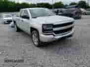 2018 Chevrolet Silverado 1500 Custom z VIN 1GCRCPEH5JZ103336, wystawiony jako Copart lot #59181545 z przebiegiem 150 385 mil mil oraz Szkoda całkowita • Salvage title. Historia ofert i sprzedaży dostępna na DreamBid. Obrazek 13.