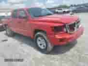 2008 Dodge Dakota SLT z VIN 1D7HW48N38S546077, wystawiony jako Copart lot #56600265 z przebiegiem 234 448 mil mil oraz Szkoda całkowita • Salvage title. Historia ofert i sprzedaży dostępna na DreamBid. Obrazek 4.