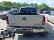 2004 Chevrolet Silverado 2500 LS с VIN 1GCGK23U64F178582, выставлен на аукционе IAAI как лот 42740464 с пробегом Не указан миль и . История ставок и продаж доступна на DreamBid. Изображение 16.