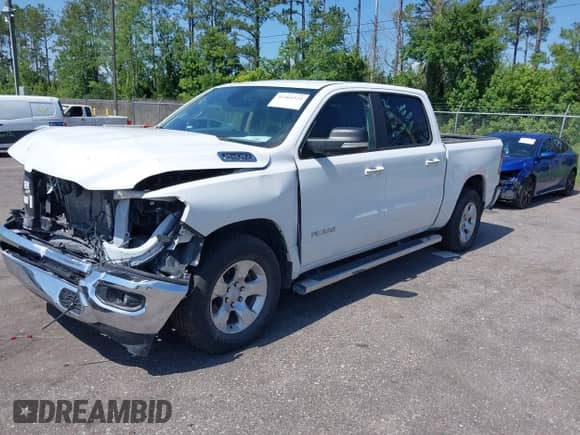 2020 Ram 1500 Lone Star z VIN 1C6RREFT5LN337869, wystawiony jako IAAI lot #42461522 z przebiegiem 148 064 mil mil oraz . Historia ofert i sprzedaży dostępna na DreamBid. Obrazek 17.