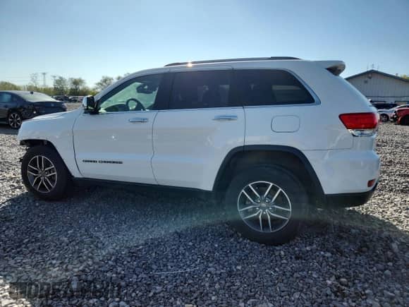 2019 Jeep Grand Cherokee Limited with VIN 1C4RJFBGXKC532536, listed as a Copart auction lot 84040945 with 108,515 mi miles and Salvage title. Bid and sale history available at DreamBid. Image 2.