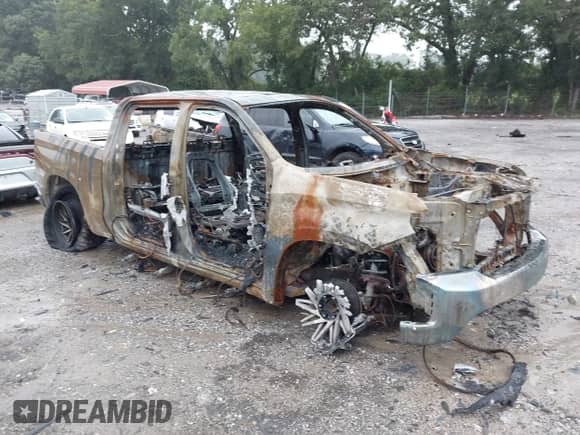 2019 Chevrolet Silverado 1500 LT с VIN 1GCPWCED0KZ116422, выставлен на аукционе IAAI как лот 42883220 с пробегом Не указан миль и . История ставок и продаж доступна на DreamBid. Изображение 1.
