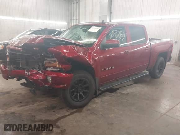 2018 Chevrolet Silverado 1500 LT с VIN 3GCUKREC8JG195961, выставлен на аукционе IAAI как лот 42955257 с пробегом Не указан миль и . История ставок и продаж доступна на DreamBid. Изображение 18.