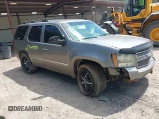 2009 Chevrolet Tahoe LTZ с VIN 1GNFK330X9R262884, выставлен на аукционе IAAI как лот 42727718 с пробегом 305 785 миль миль и . История ставок и продаж доступна на DreamBid. Изображение 1.