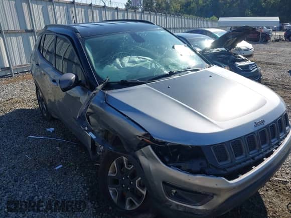 2018 Jeep Compass Trailhawk z VIN 3C4NJDDB9JT169184, wystawiony jako IAAI lot #42989268 z przebiegiem 97 221 mil mil oraz . Historia ofert i sprzedaży dostępna na DreamBid. Obrazek 6.