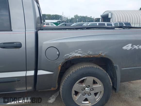 2006 Dodge Dakota SLT с VIN 1D7HW48N96S507300, выставлен на аукционе IAAI как лот 42948274 с пробегом 189 879 миль миль и . История ставок и продаж доступна на DreamBid. Изображение 6.